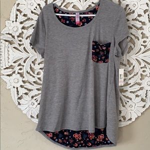 T - shirt with flower pocket